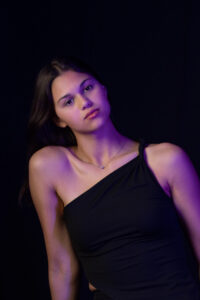 Ritratto femminile in studio