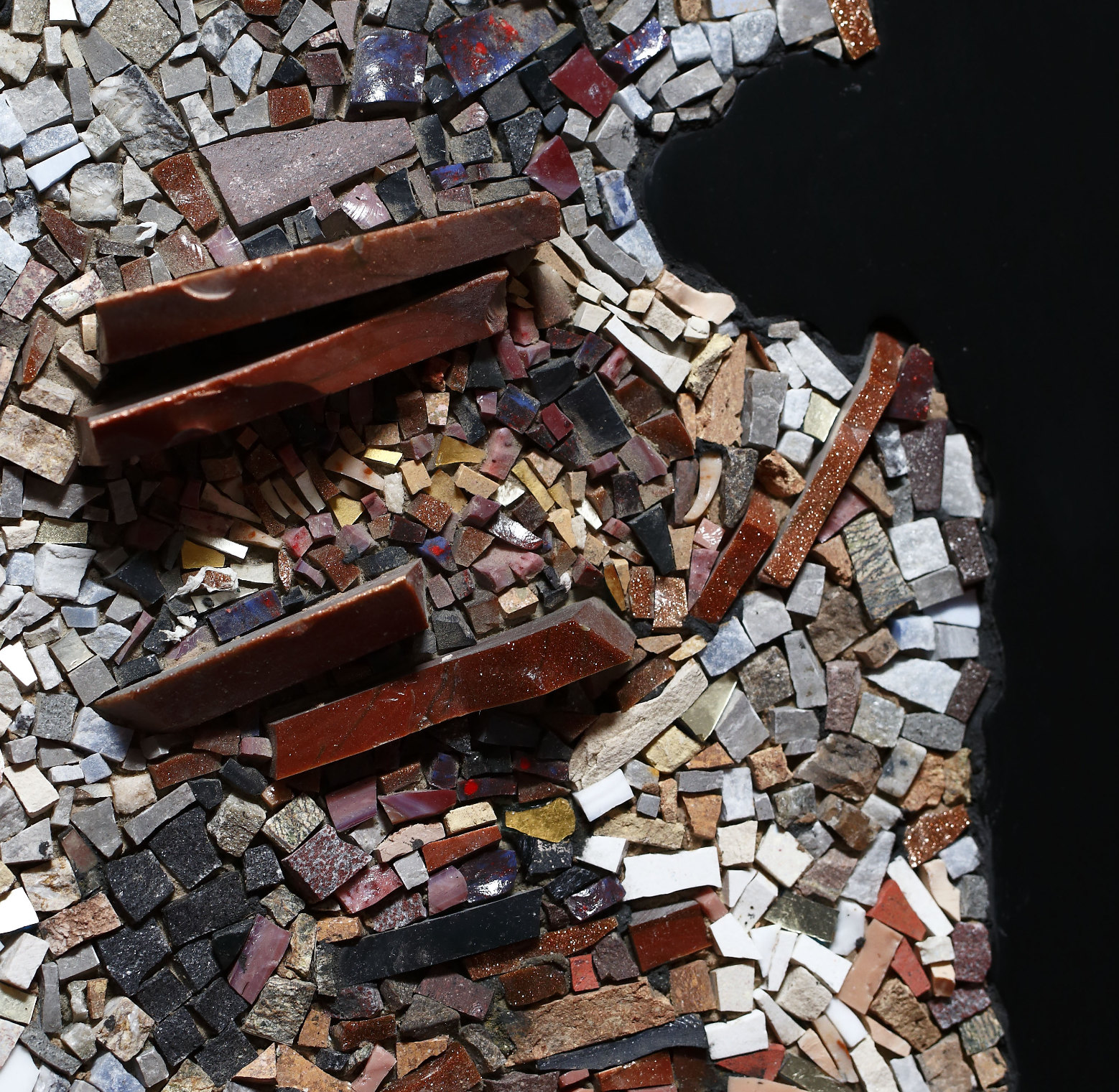 mosaico conchiglia michela marcon grado agosto 2025 dettaglio ferite